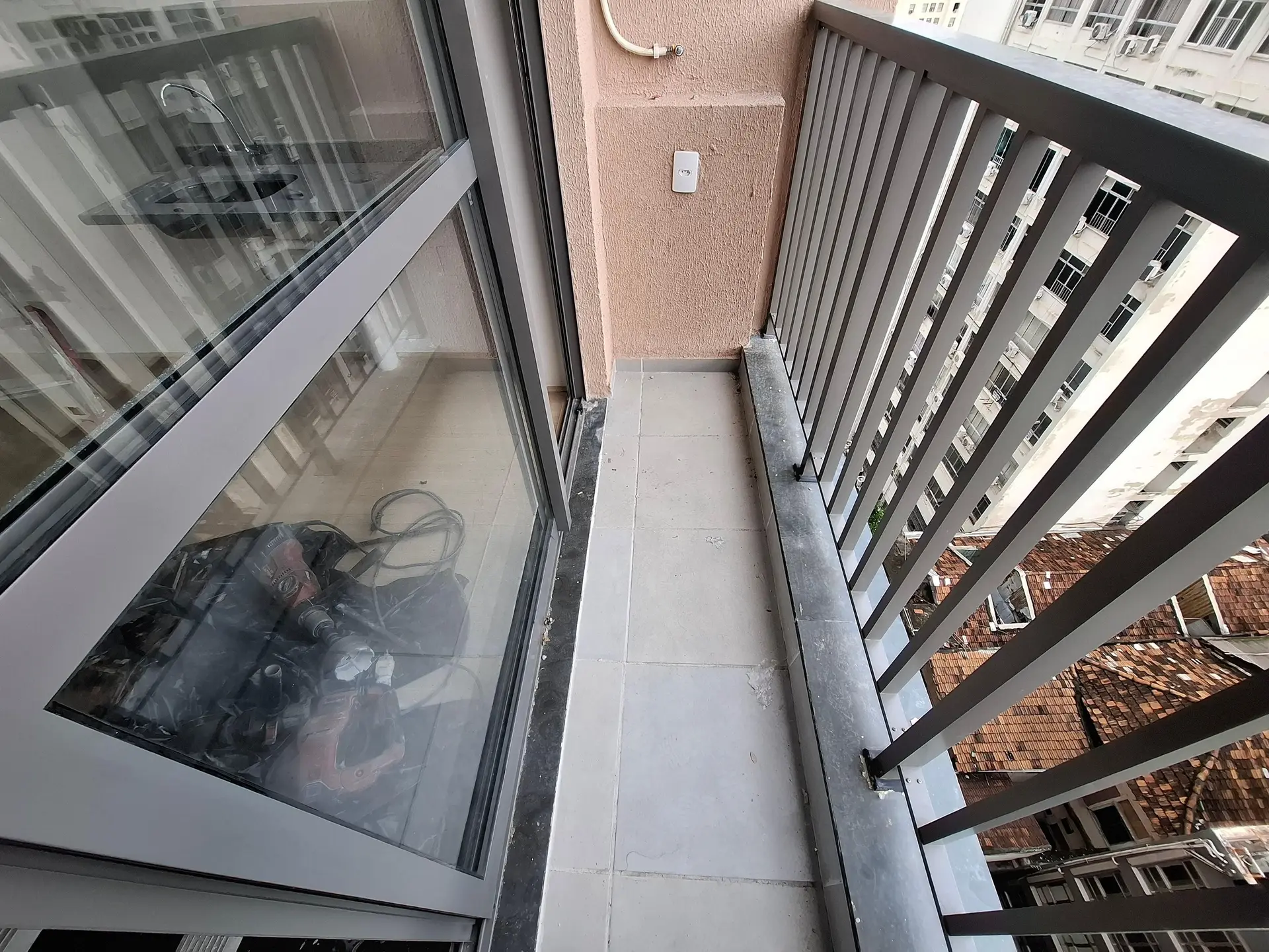 1-bedroom apartment with a balcony and washing machine — photo 14