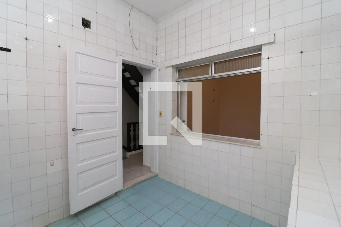 4-bedroom house, 200 m² — photo 38
