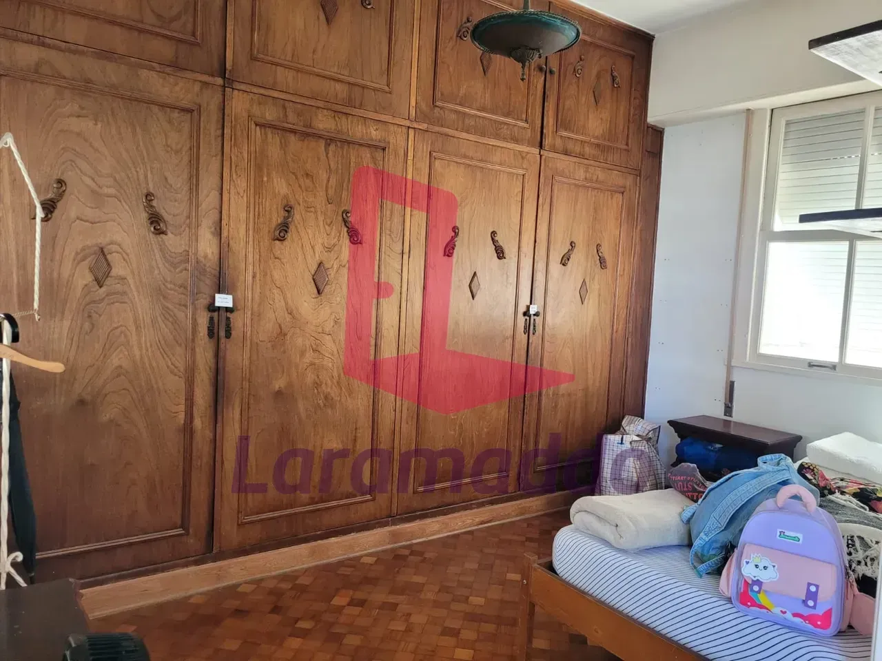 210 m² apartment with 5 bedrooms and 3 bathrooms — photo 23