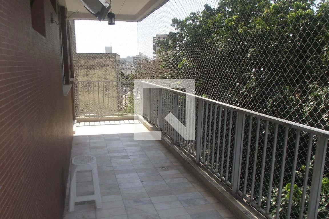 Unfurnished 2-bedroom apartment with a suite bathroom — photo 42