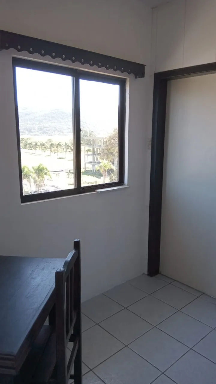 Mountain view in a one-bedroom apartment, 35 m² — photo 15