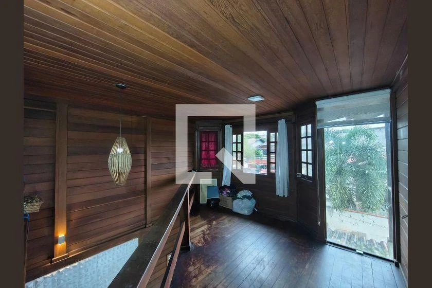 3-bedroom house with a walk-in closet — photo 19