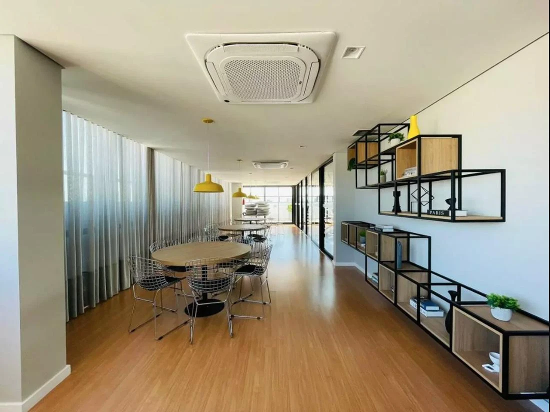 Floor-to-ceiling windows in a one-bedroom apartment, 45 m² — photo 11