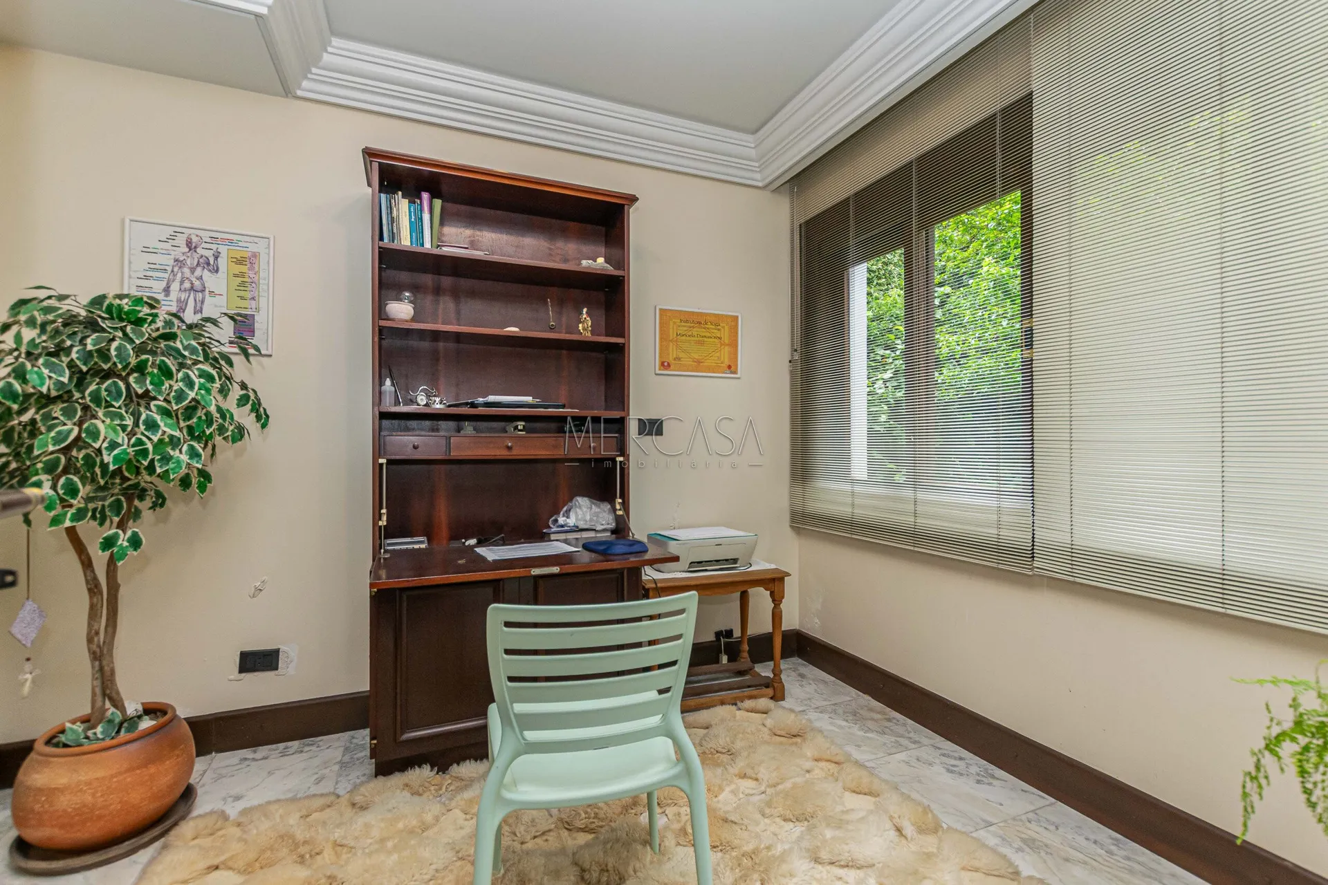 3-bedroom house with a bathtub in Curitiba — photo 41