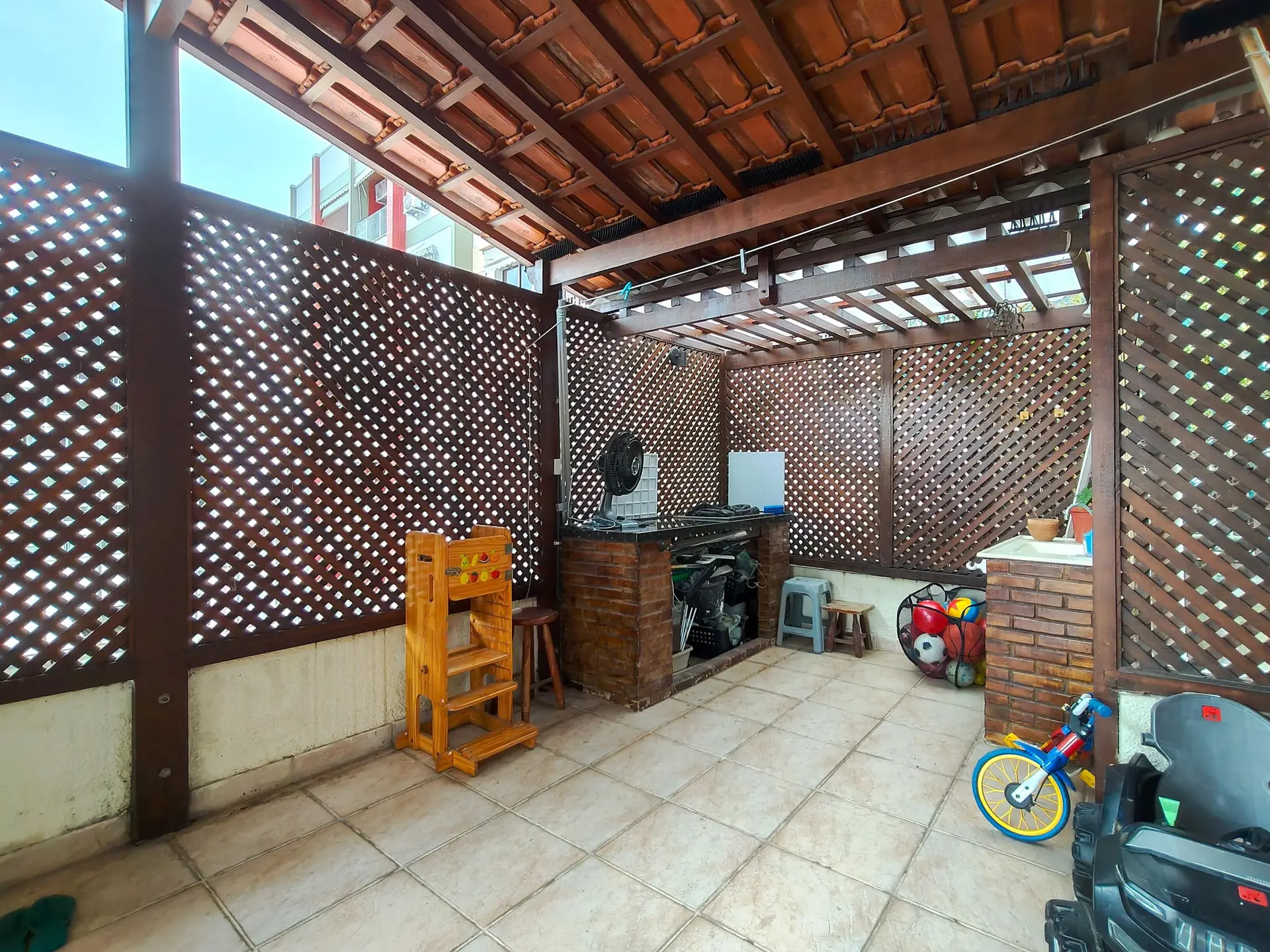 3-bedroom apartment with a mountain view in Rio de Janeiro — photo 42