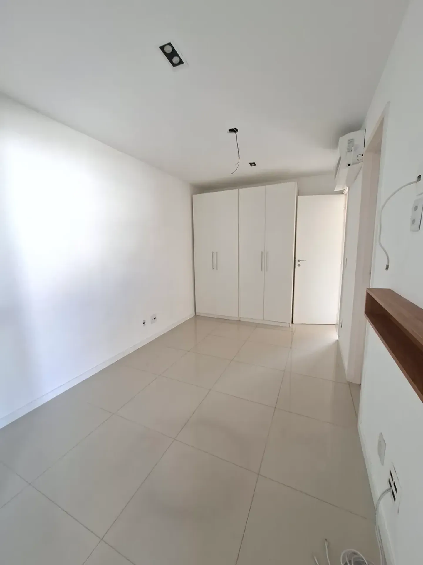 Apartment with 4 bedrooms and 4 bathrooms and 2 parking spots — photo 21
