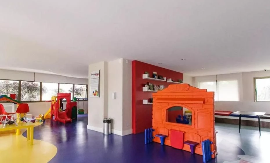 4-bedroom apartment with a glass-enclosed balcony — photo 65