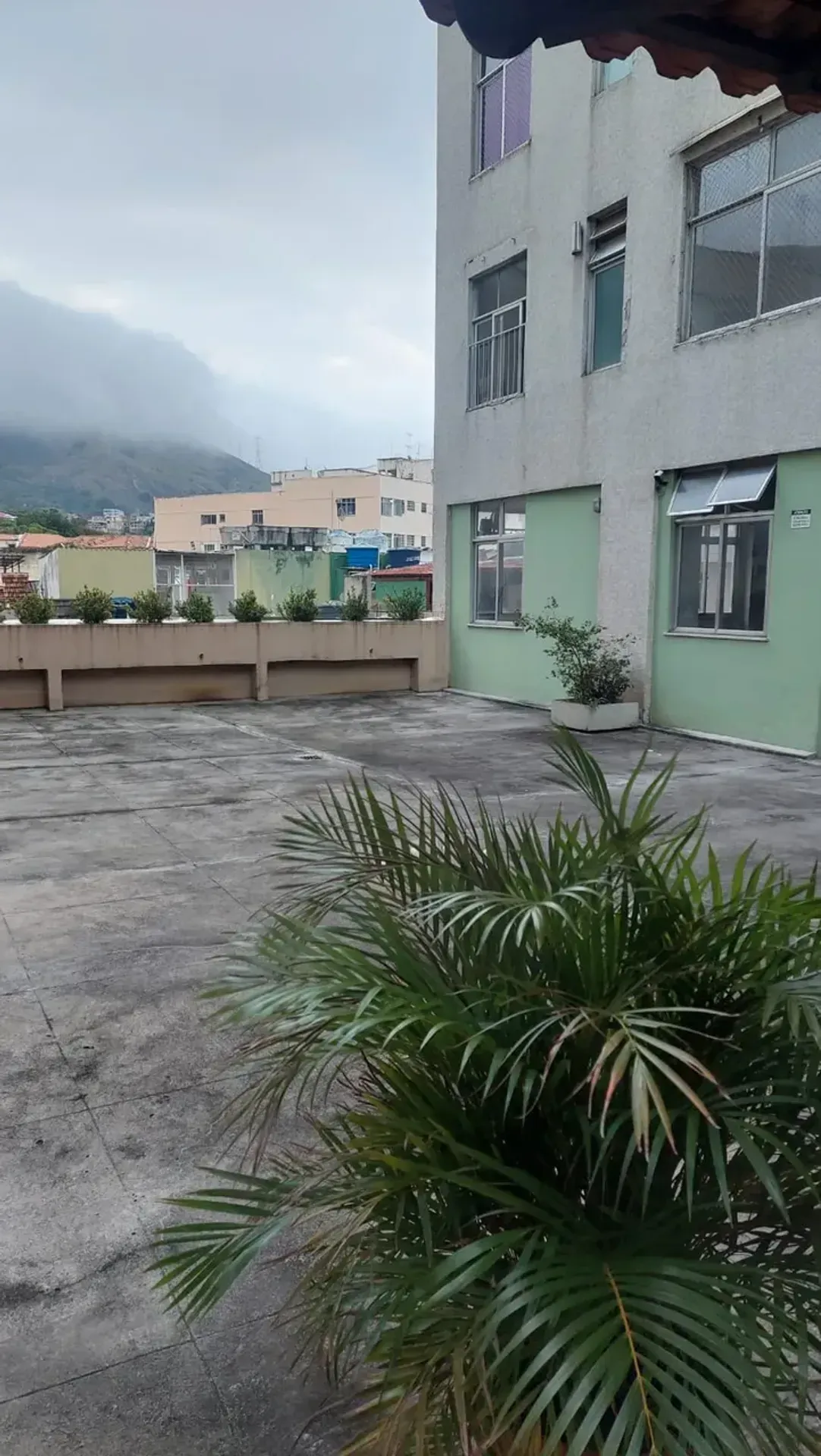 Unfurnished 2-bedroom apartment with 70 m² — photo 37