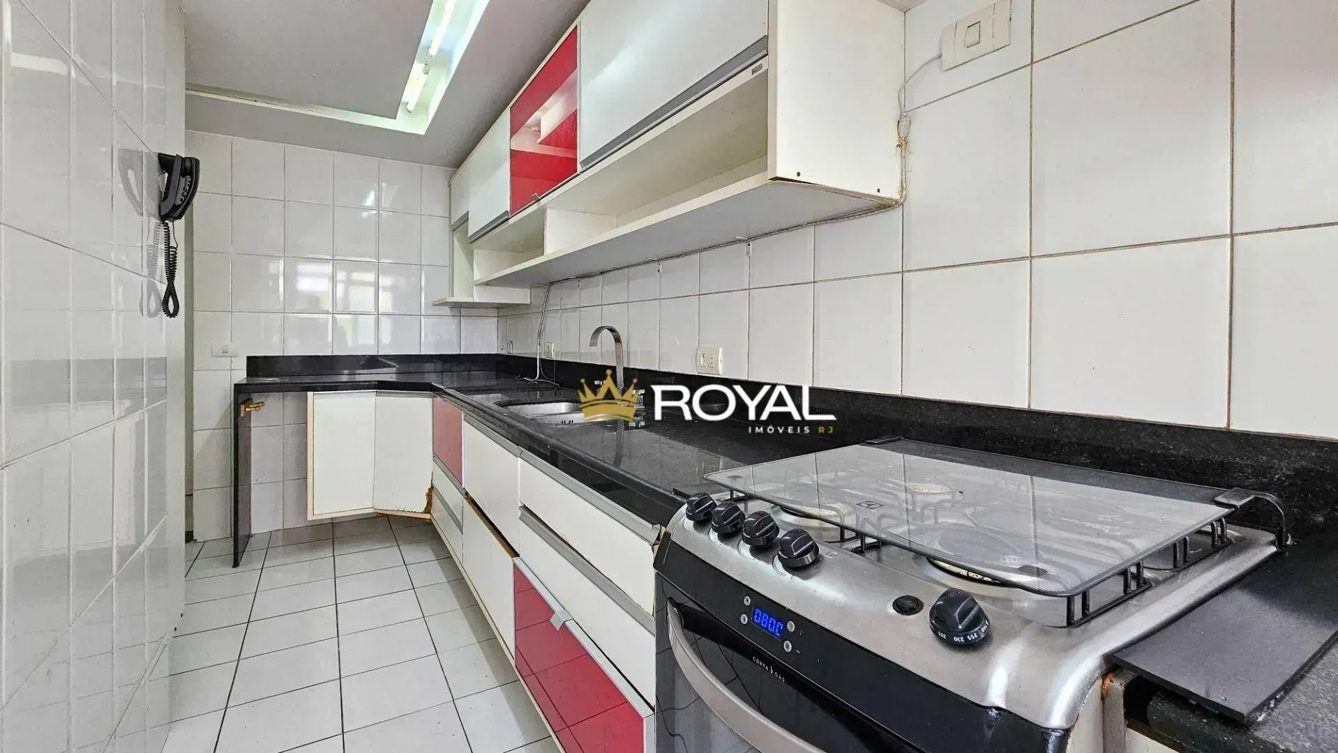 2-bedroom apartment with a glass-enclosed balcony — photo 6