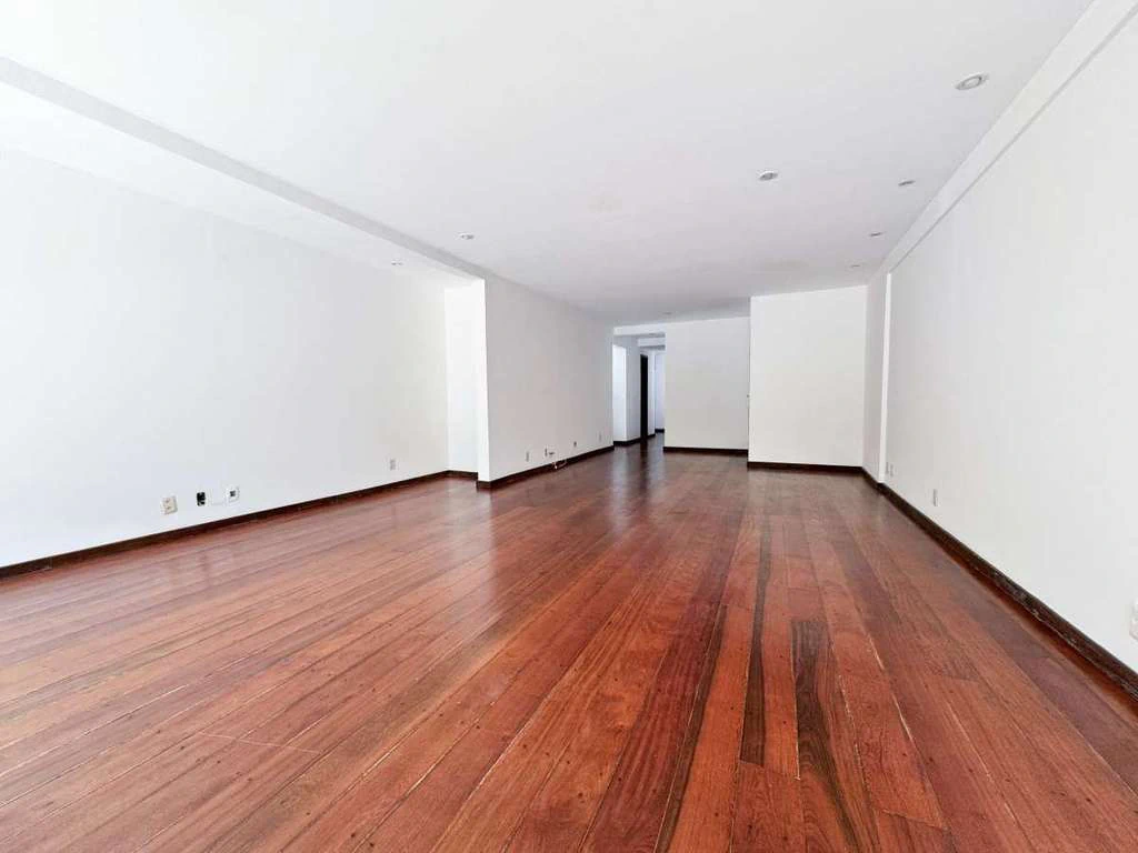 Top-floor apartment with 3 en-suites and 4 baths — photo 3