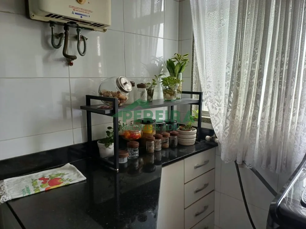 Glass-enclosed balcony in a 3-bedroom apartment, 103 m² — photo 34