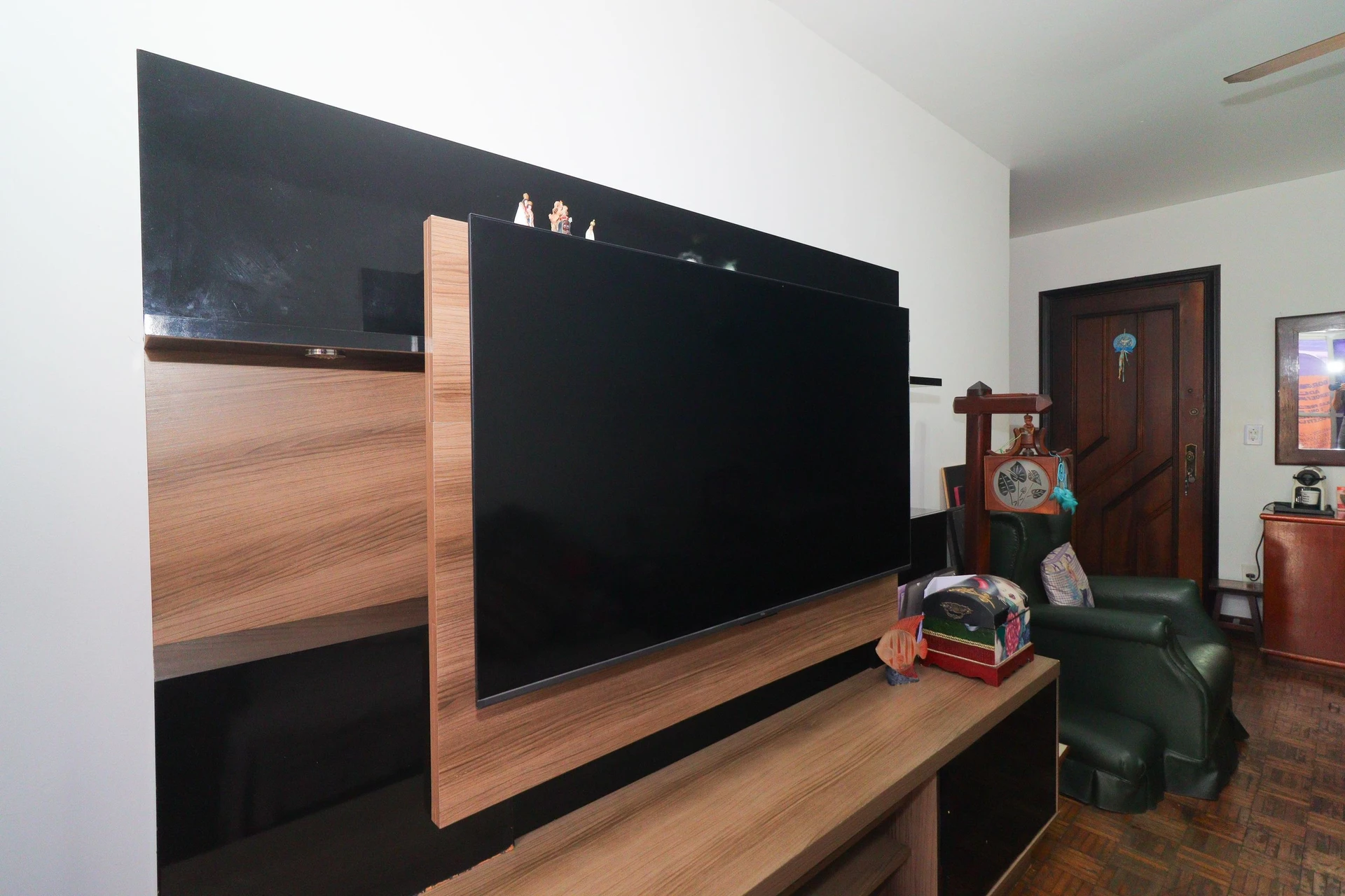 Furnished 3-bedroom apartment with balcony — photo 44
