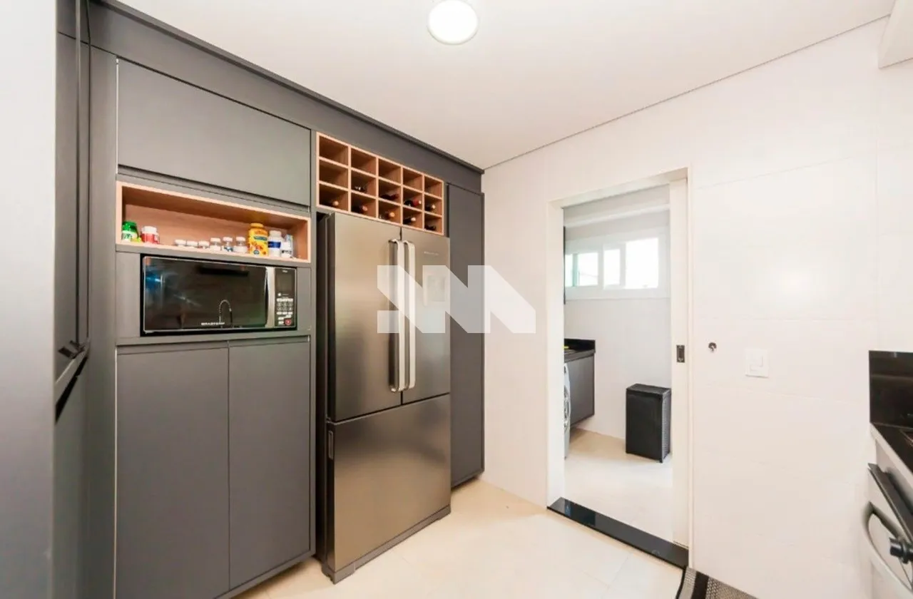 House with 3 en-suite bedrooms and 5 baths, 350 m² — photo 10