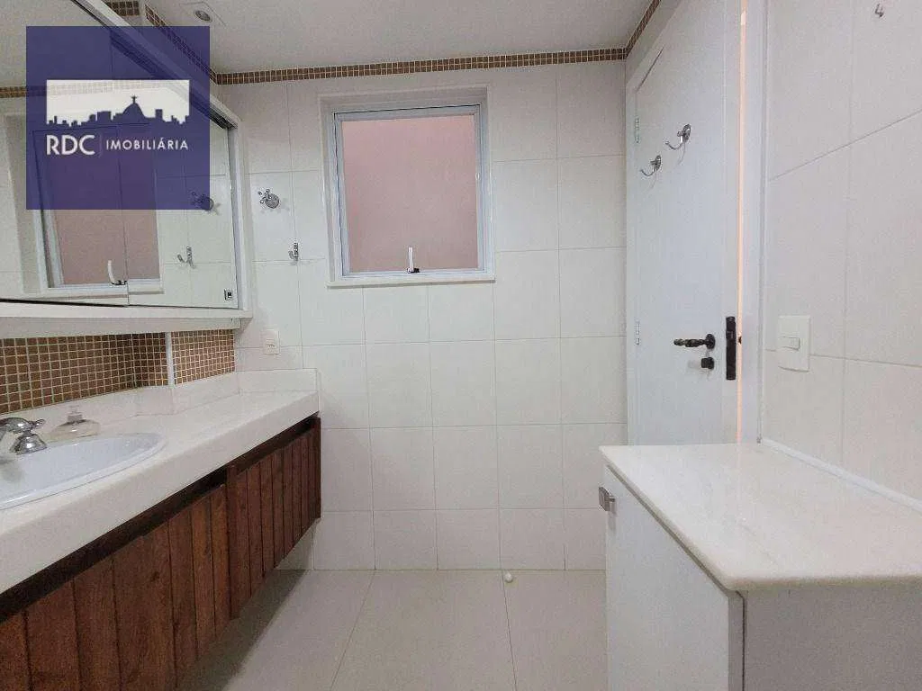 Apartamento com 2 dormitórios e 75 m², cozinha separada — photo 11