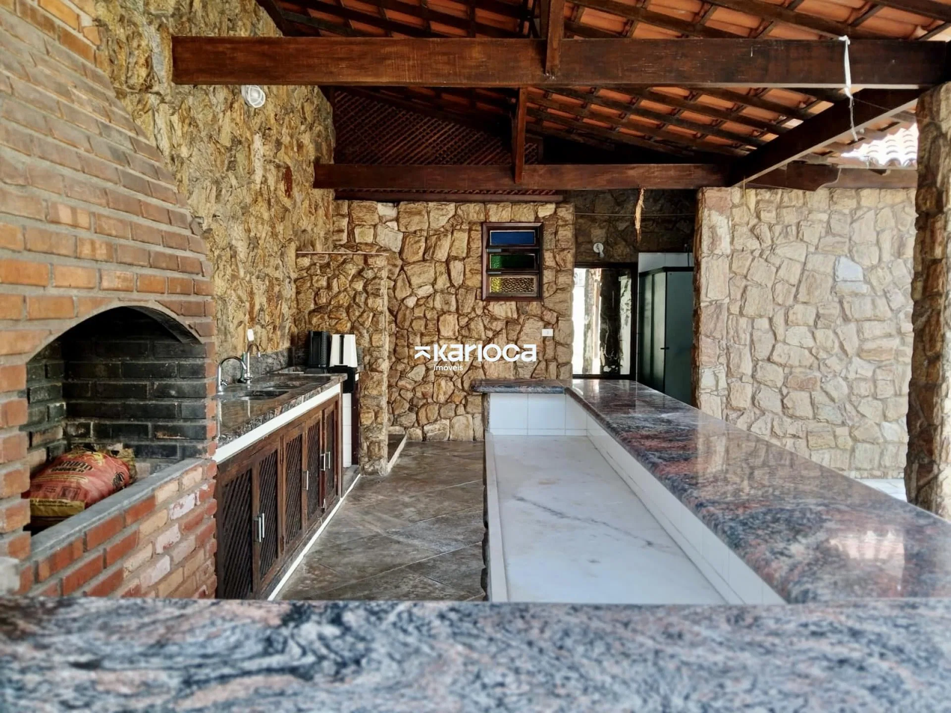 House with 4 bedrooms and private garden BBQ area — photo 17