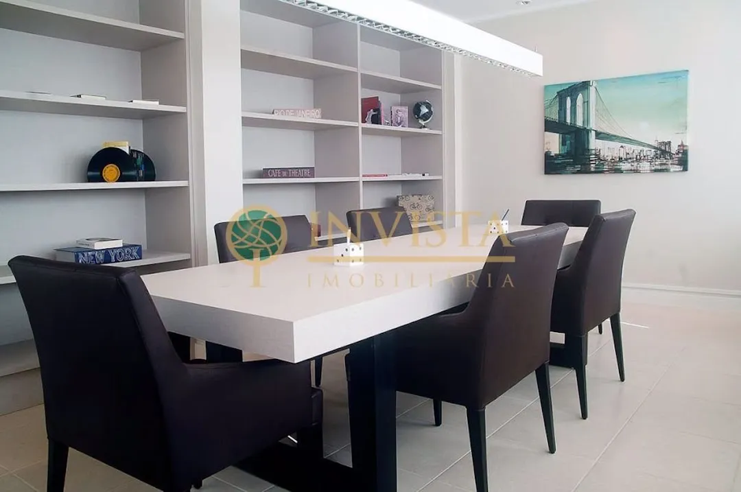 Квартира 71 м² с застеклённым балконом и видом на горы — photo 8