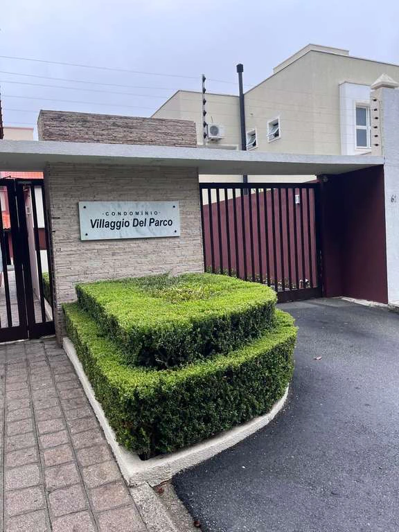 House with 4 bedrooms, 300 m² and 3 parking spaces
