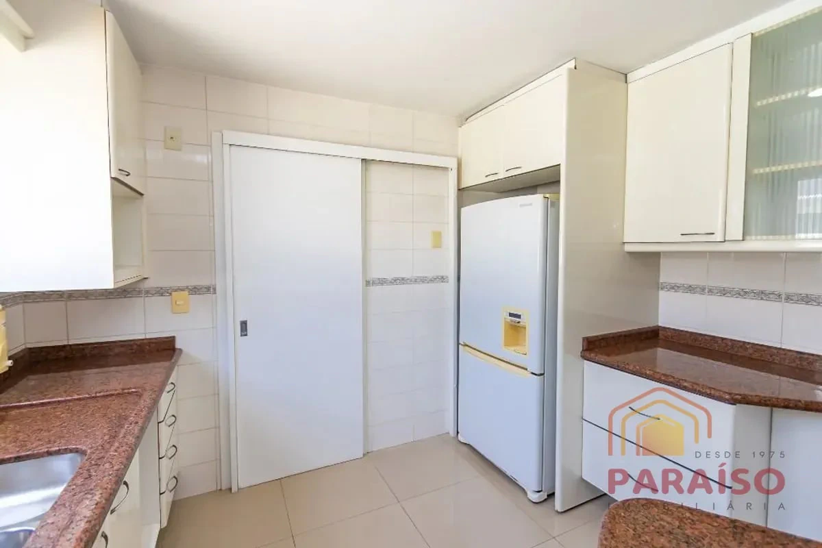 4-bedroom house with a grill on the balcony in Curitiba — photo 7