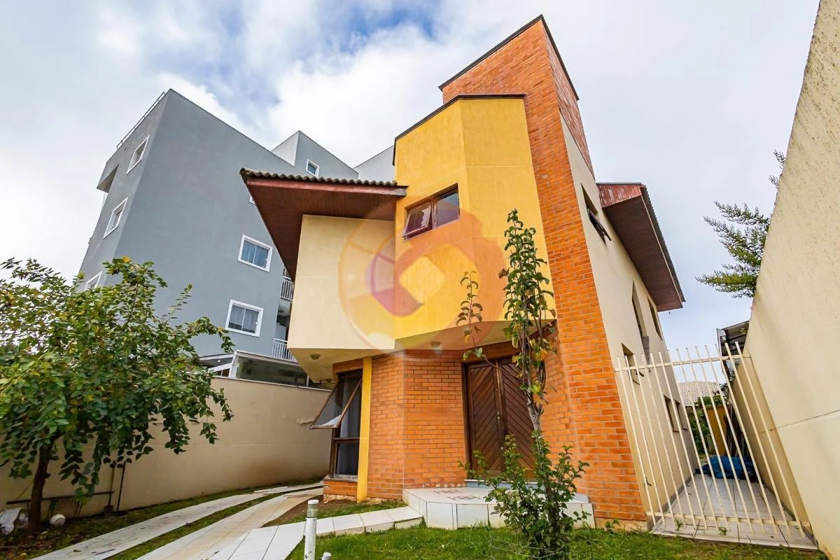 3-bedroom house with a washing machine in Curitiba — photo 34