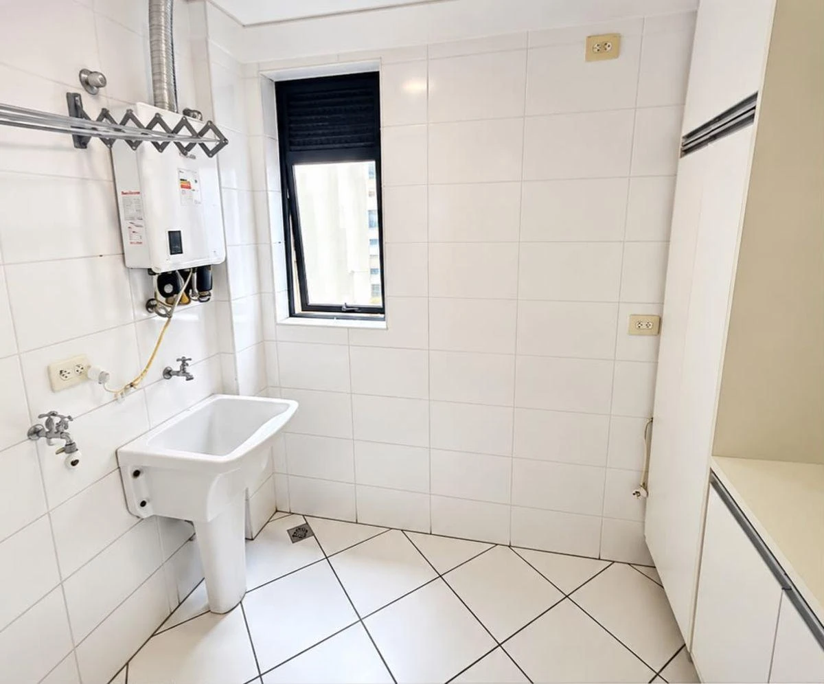 Furnished apartment, 90 m², with a walk-in closet — photo 8