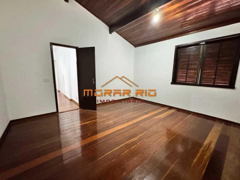 Ванна та 4 спальні: будинок 400 м² — photo 4