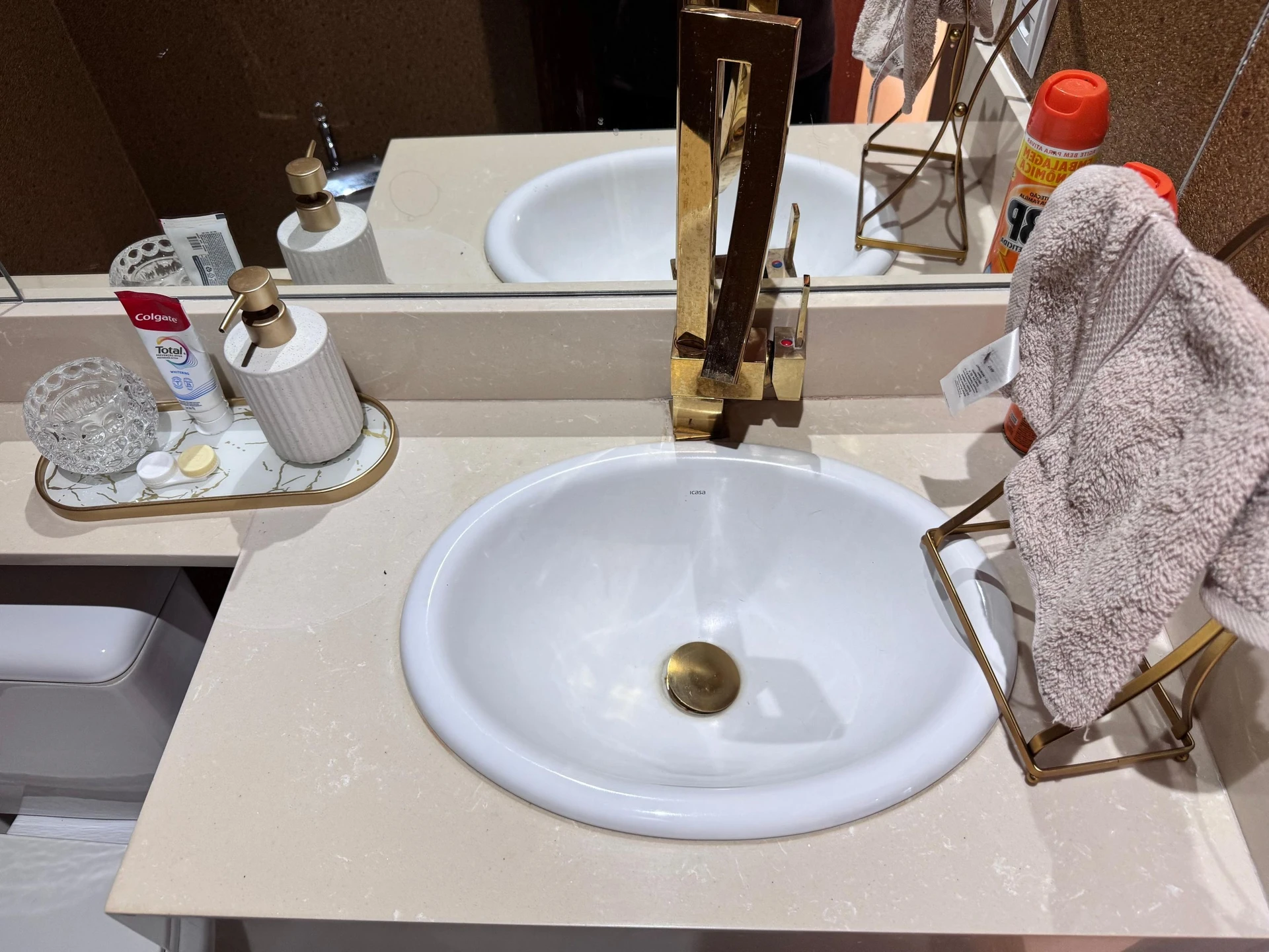 Furnished house with 4 en-suites and 6 bathrooms — photo 75