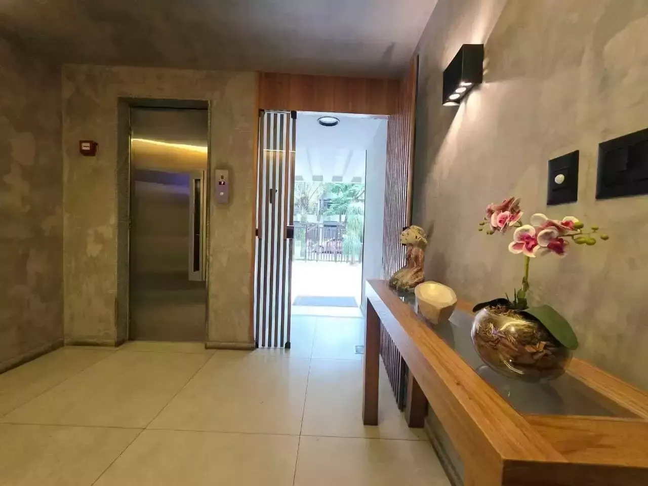 Furnished apartment, 157 m², with a home office — photo 20