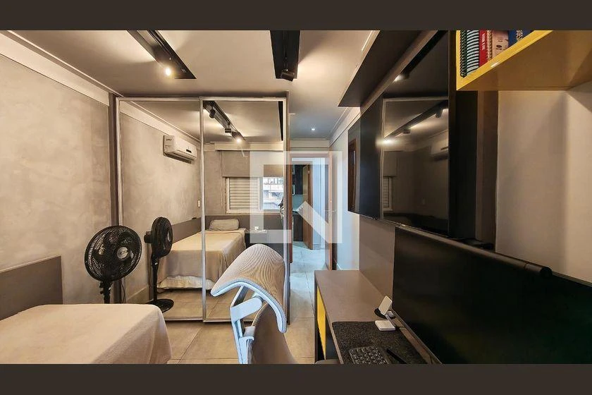 Furnished apartment, 160 m², with a glass-enclosed balcony — photo 32