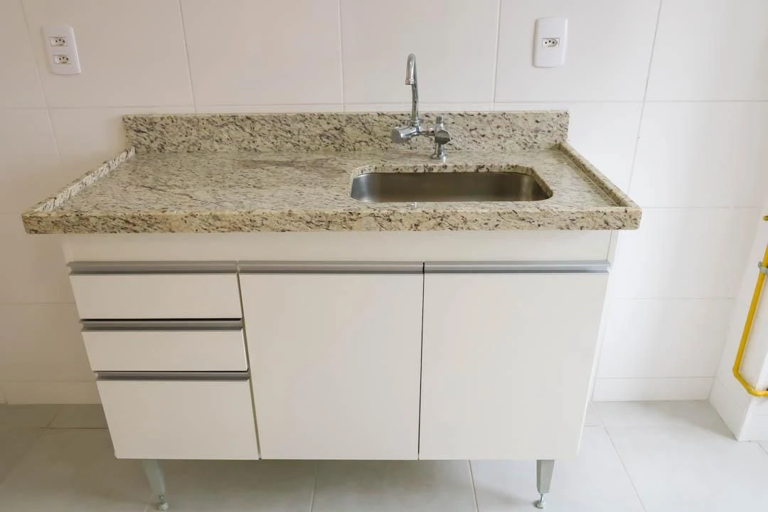 Mountain view in a 2-bedroom apartment, 43 m² — photo 35