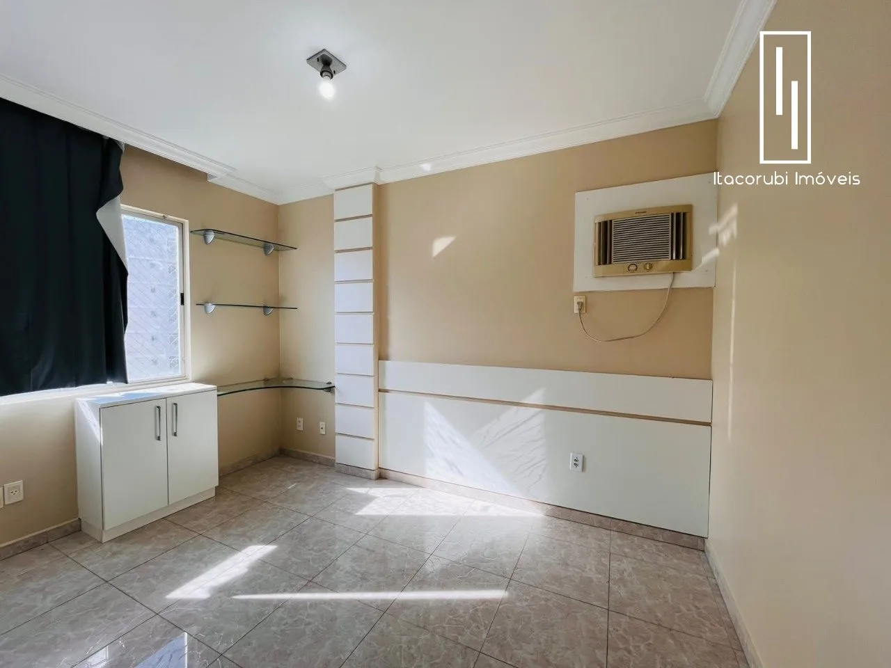 Departamento con balcón cerrado con vidrio en Florianópolis — photo 6
