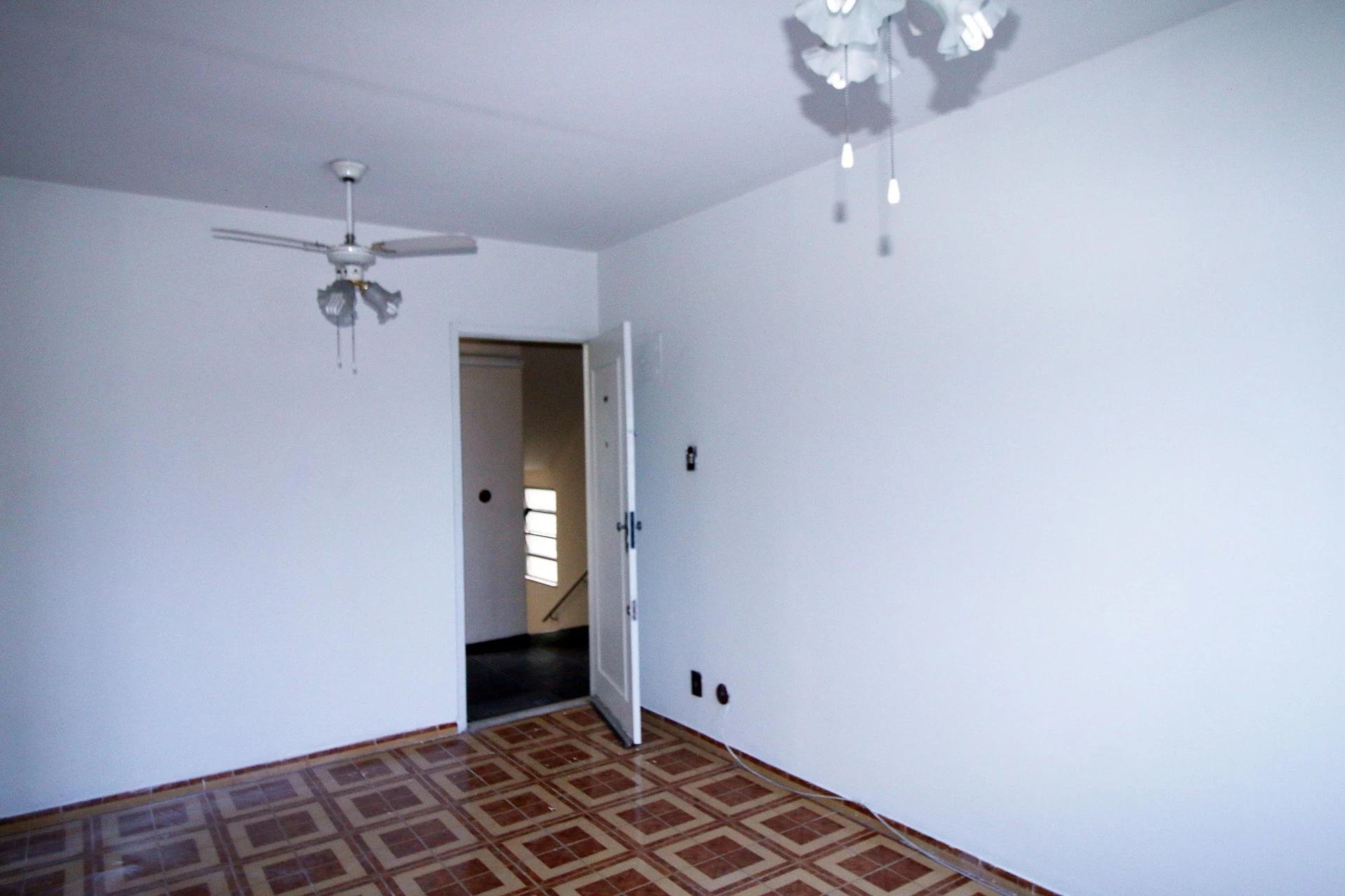 2-bedroom apartment in a building with a gym — photo 19