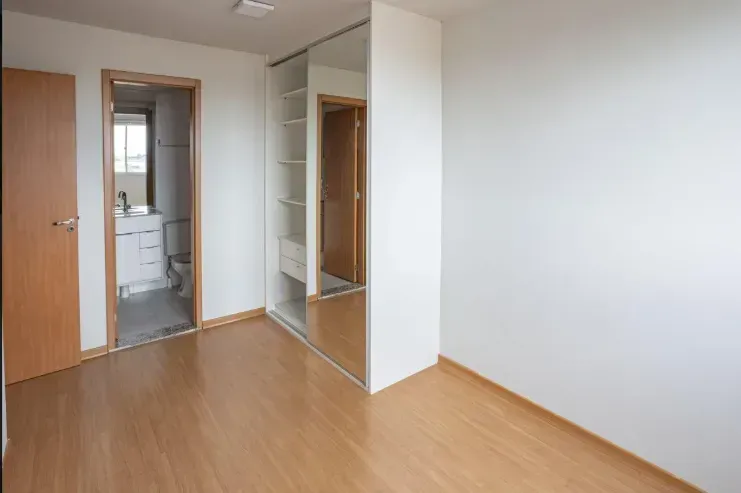 Furnished 2-bedroom apartment with 1 bathroom — photo 7