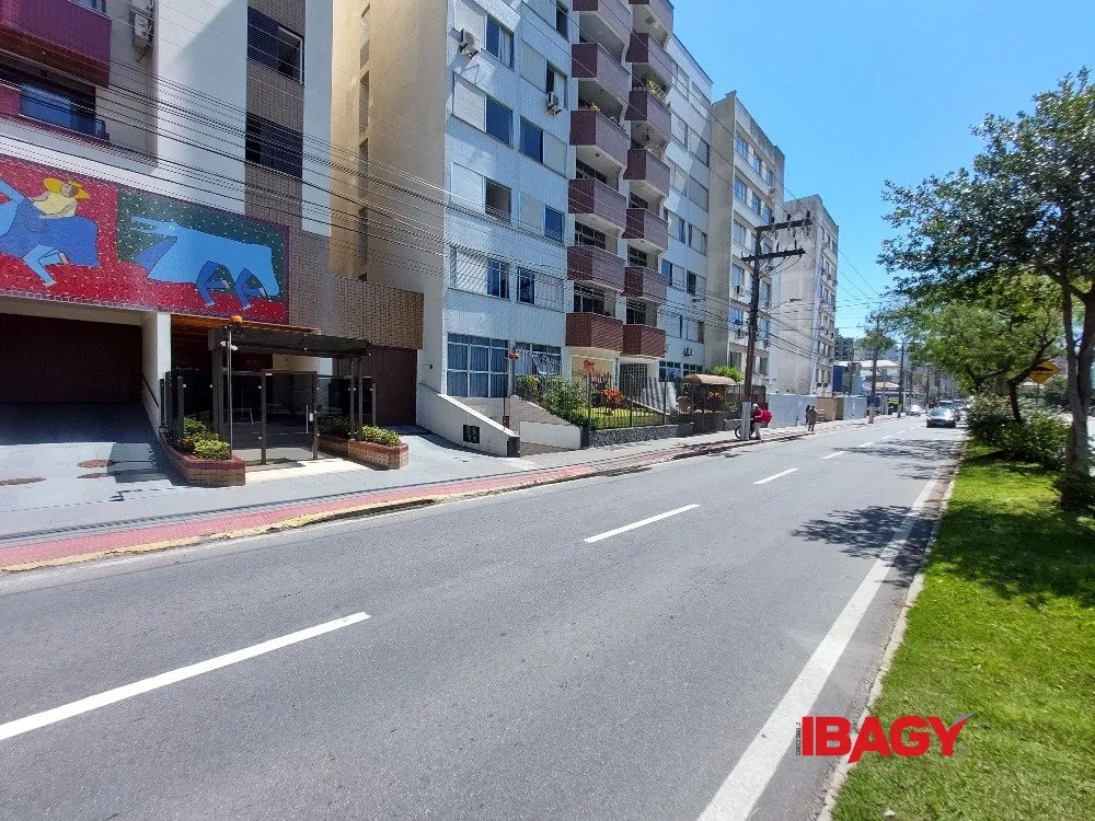 Mountain view in a 2-bedroom apartment, 112 m² — photo 26
