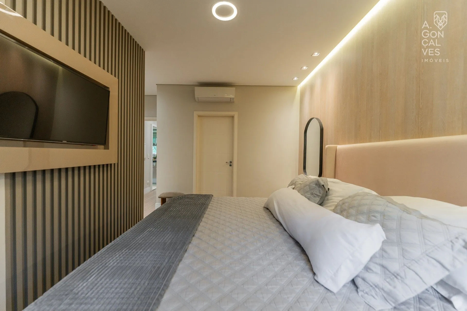 3-bedroom apartment with a dishwasher in Curitiba — photo 27