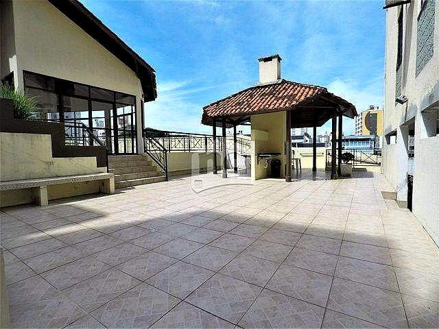 One-bedroom apartment in a building with a pool — photo 8