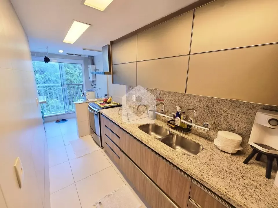 Furnished apartment with 3 bedrooms and 5 bathrooms — photo 37