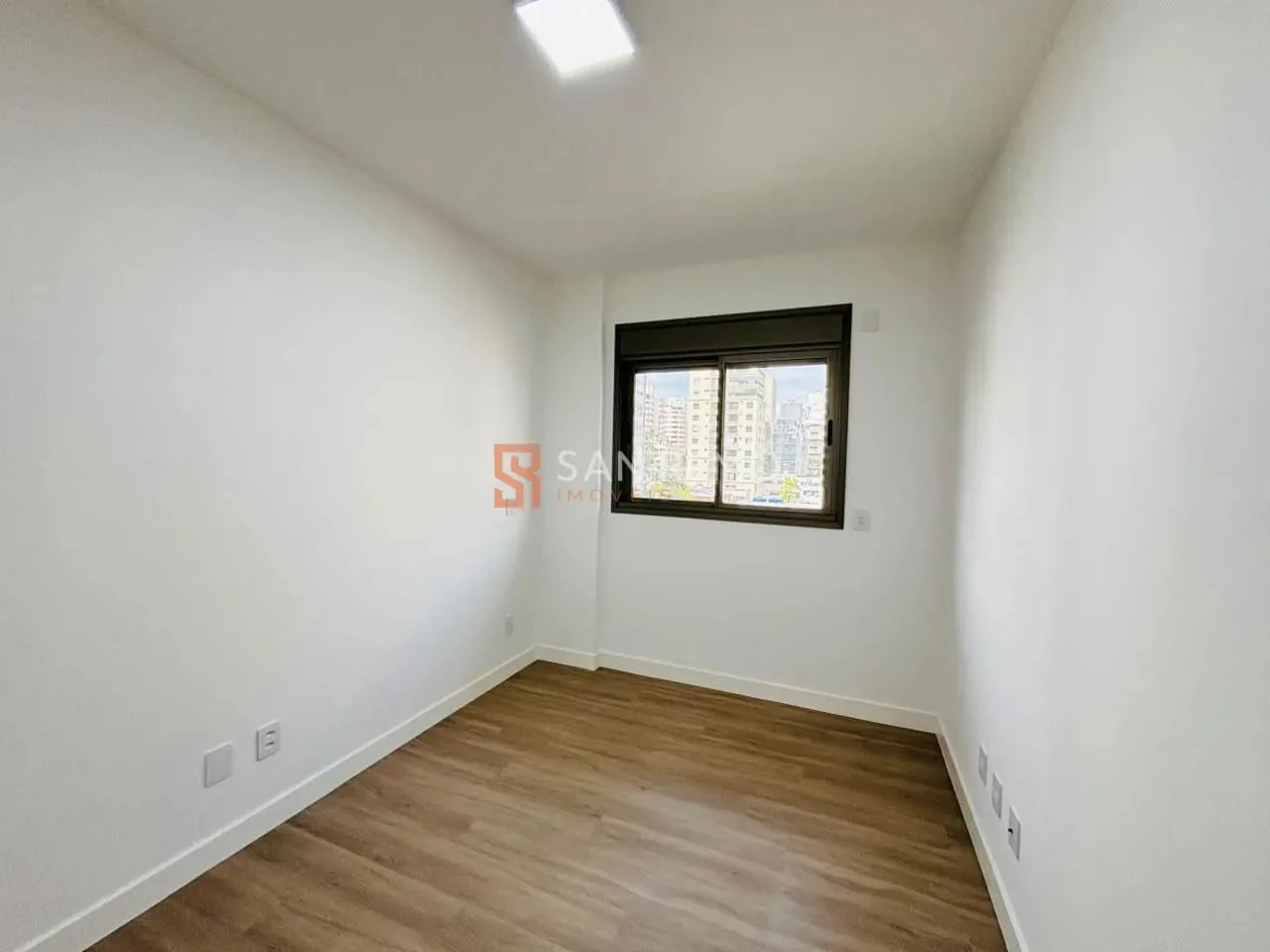 Furnished apartment, 95 m², with a grill on the balcony — photo 21