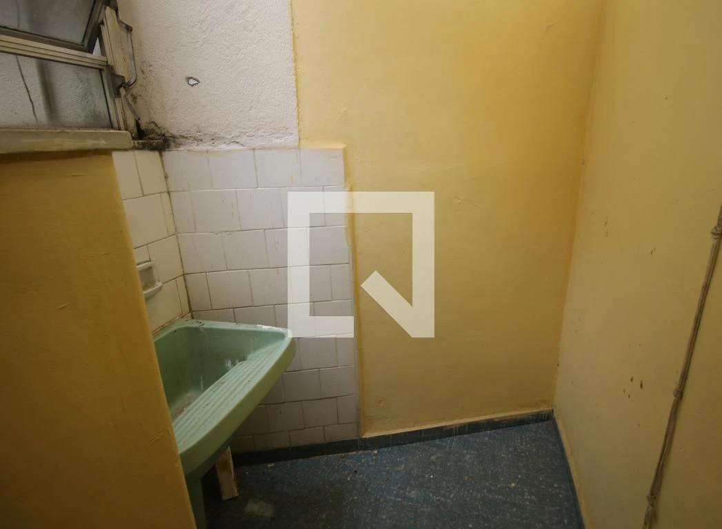 Unfurnished 1-bedroom apartment with separate kitchen — photo 14