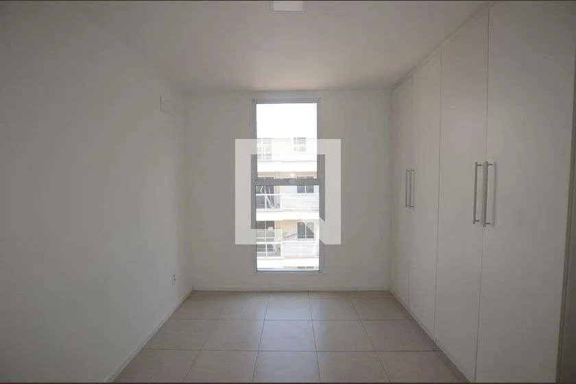 4-bedroom apartment in a building with a gym — photo 4