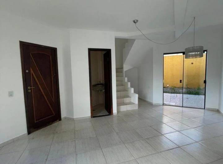 House with 2 bedrooms (1 en-suite) and 3 bathrooms — photo 5