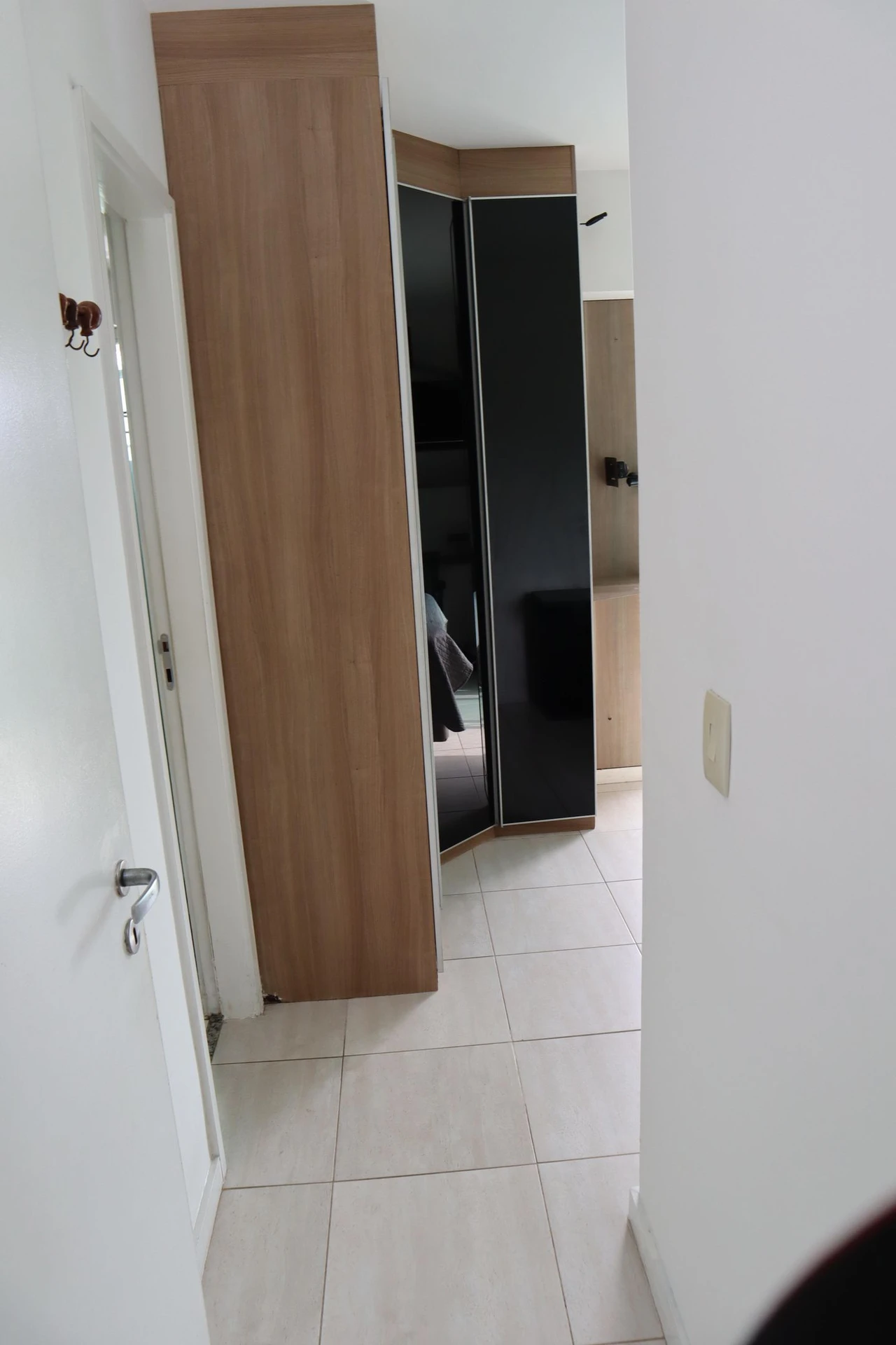 2-bedroom apartment with a mountain view — photo 8