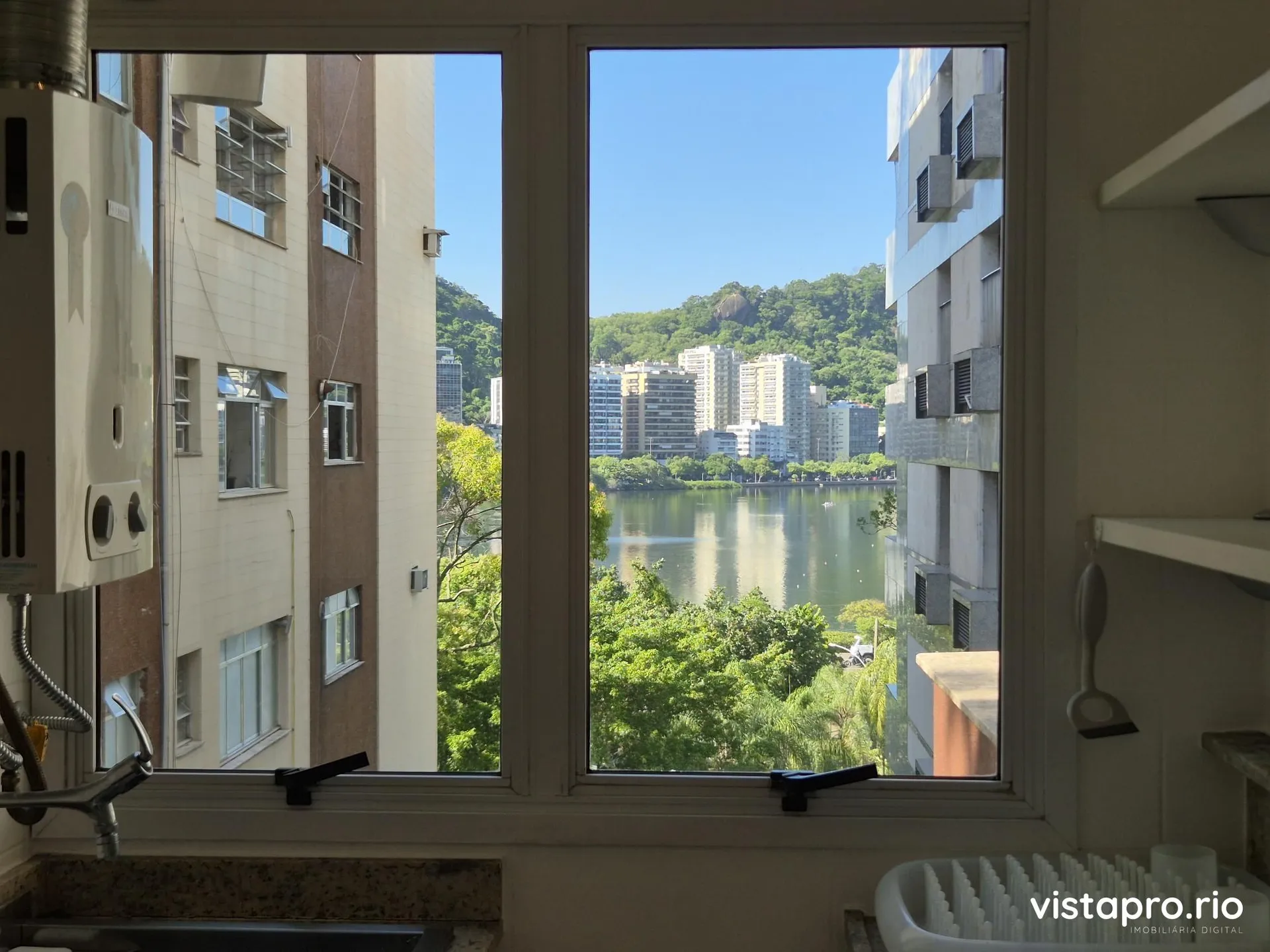 Furnished apartment, 50 m², with a water view — photo 8