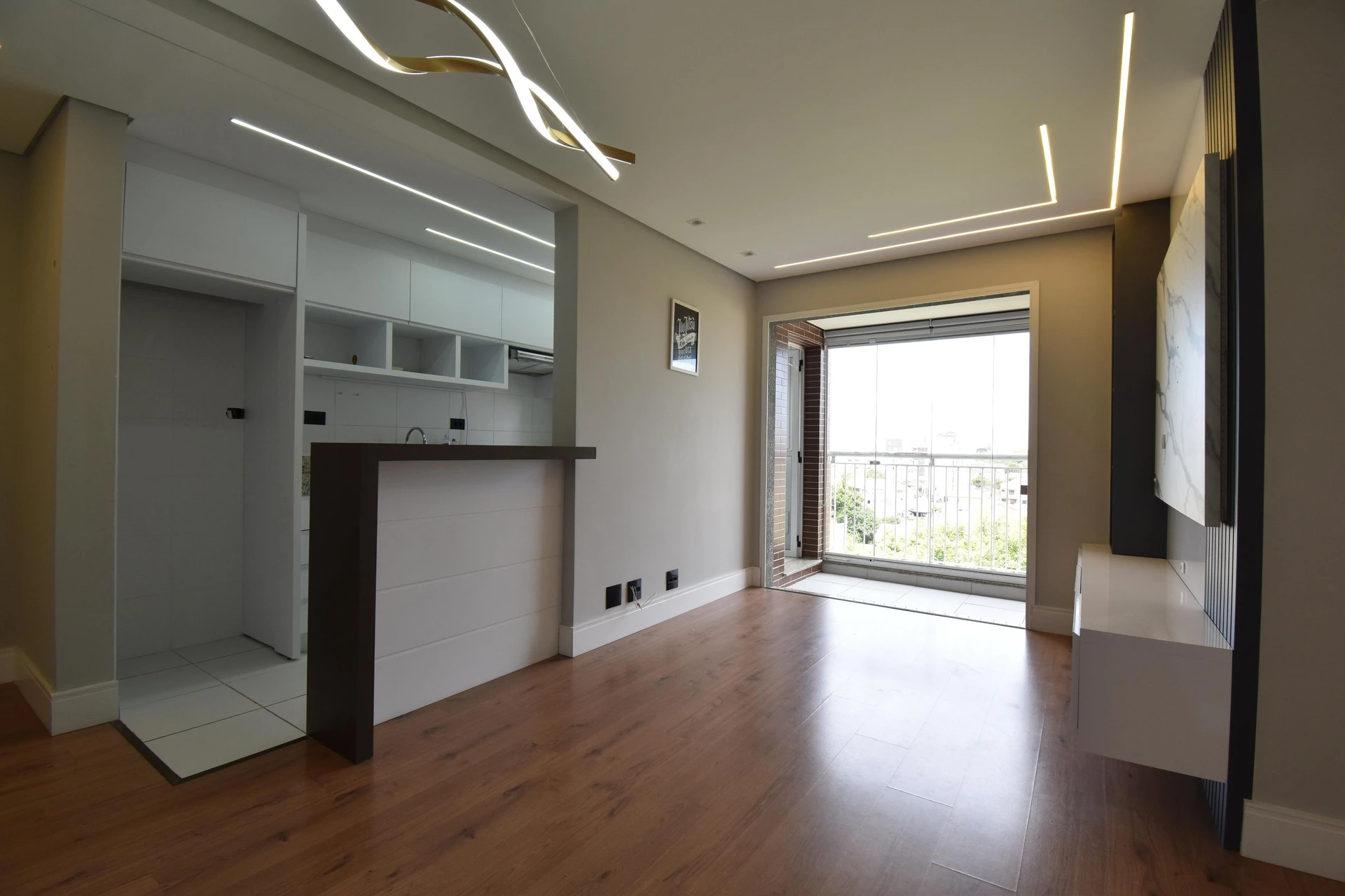 Квартира 62 м² с грилем на балконе и застеклённым балконом — photo 6