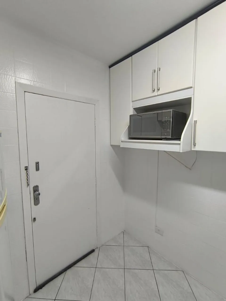 Furnished apartment, 64 m², with wood or laminate floors — photo 7