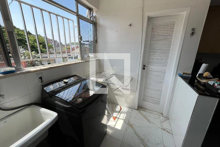 Furnished apartment, 131 m², with a glass-enclosed balcony — photo 31