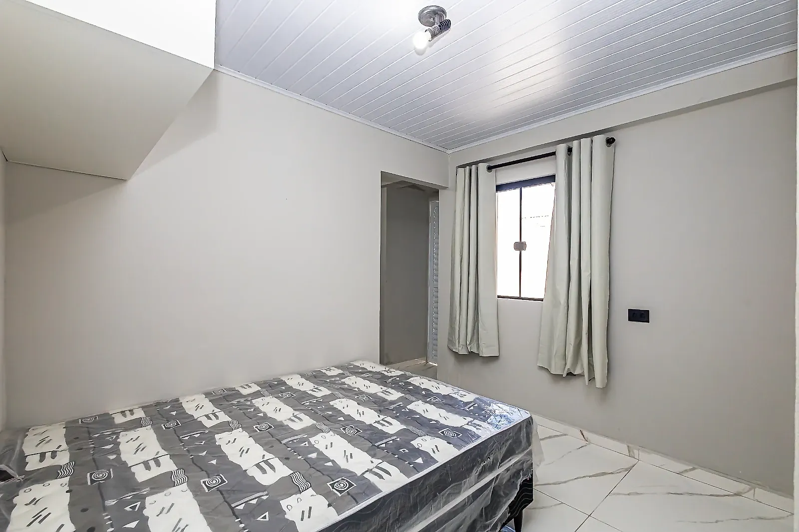 One-bedroom apartment with a washing machine in Curitiba — photo 18
