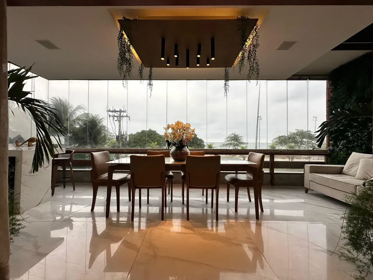 Furnished 250 m² apartment with 4 bedrooms and 5 bathrooms — photo 24