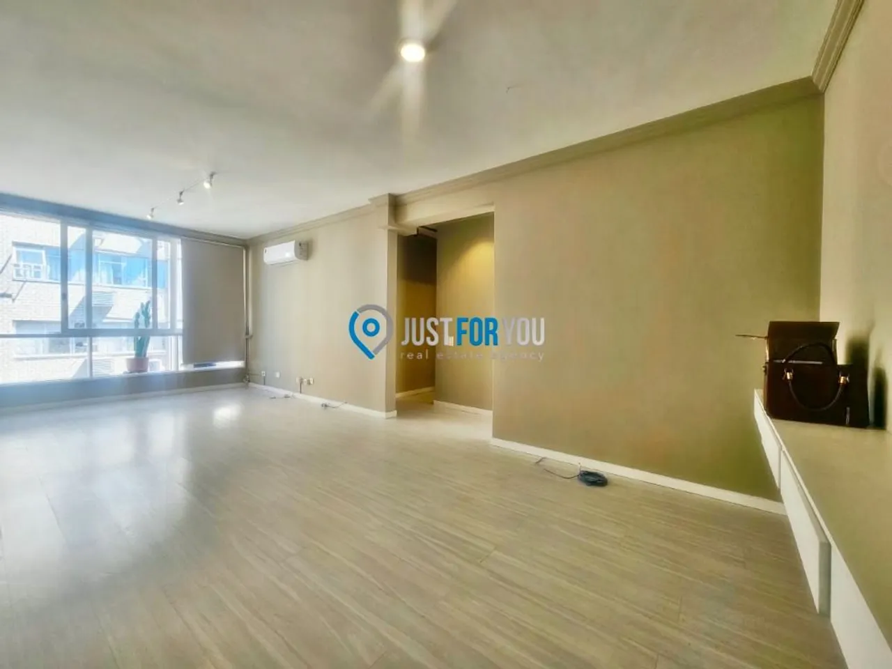4-bedroom apartment with 3 bathrooms and 106 m² — photo 4