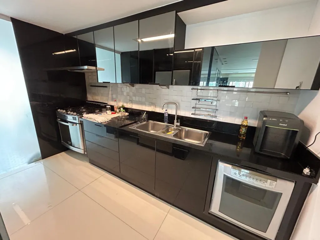 179 m² furnished apartment with 3 en-suites and 4 baths — photo 28
