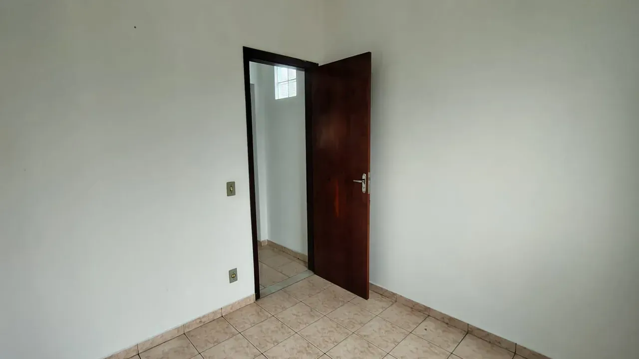 Unfurnished house with 5 bedrooms and a separate kitchen — photo 7